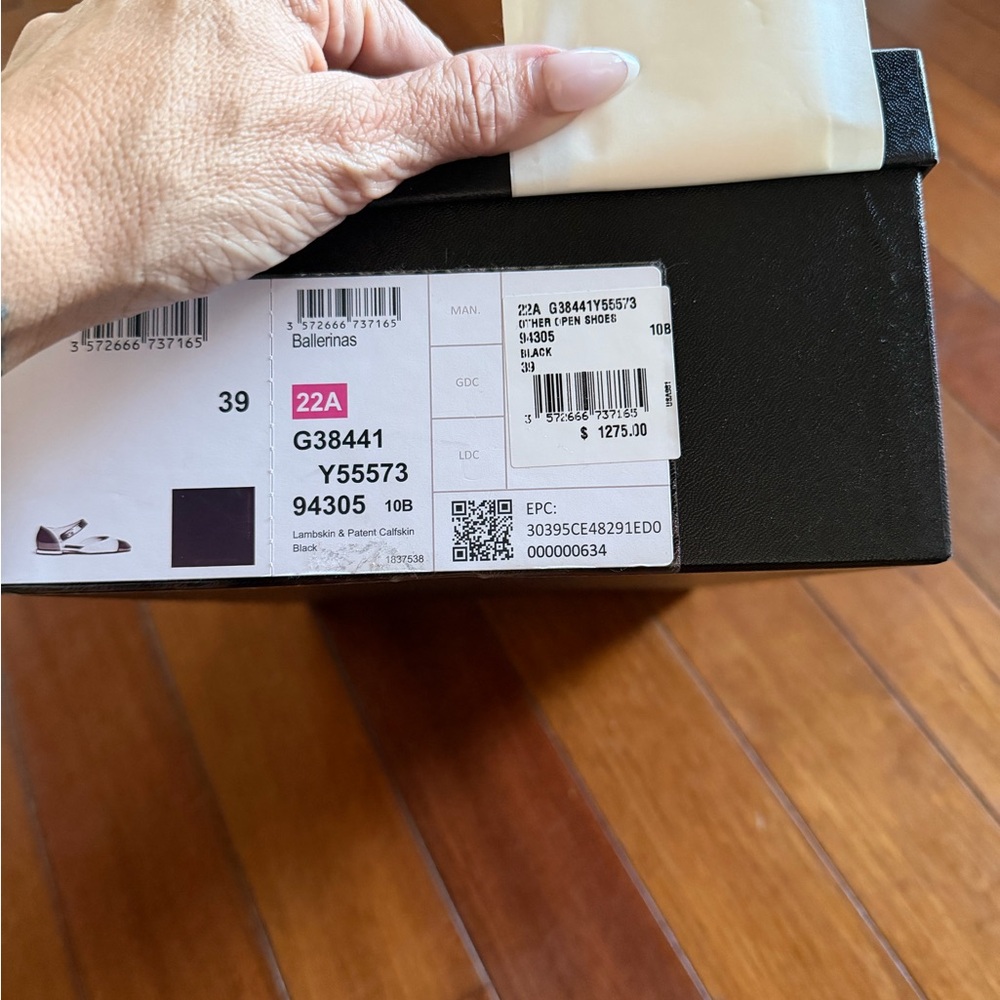 CHANEL Black Quilted Flats - Picture 5 of 5